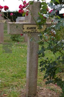 Le Cateau Military Cemetery - Asanow, J